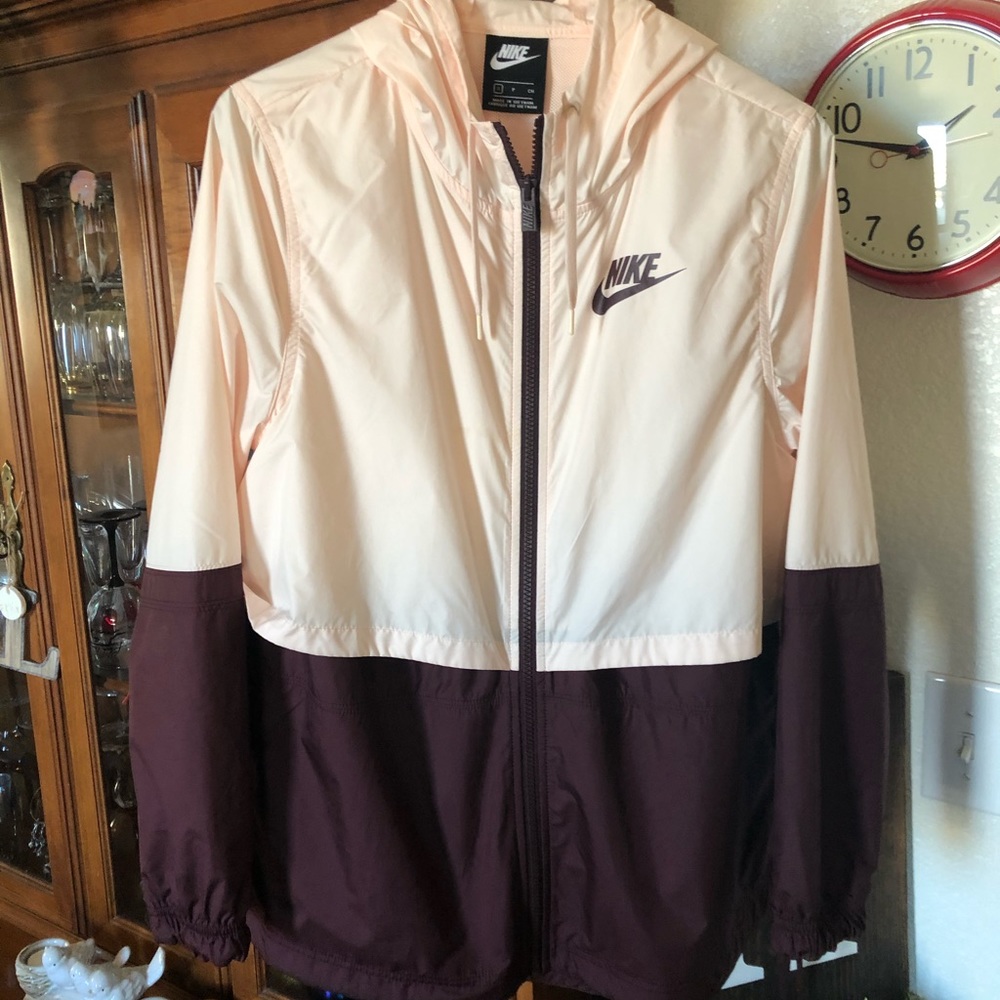 Nike Wind Breaker Jacket